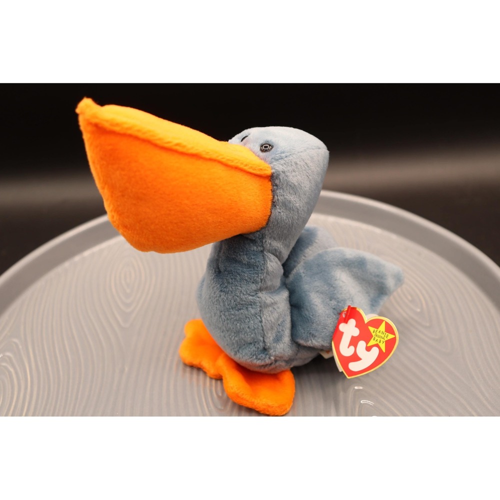 Vintage Ty Original Beanie Baby Scoop the Pelican with Showcase Box